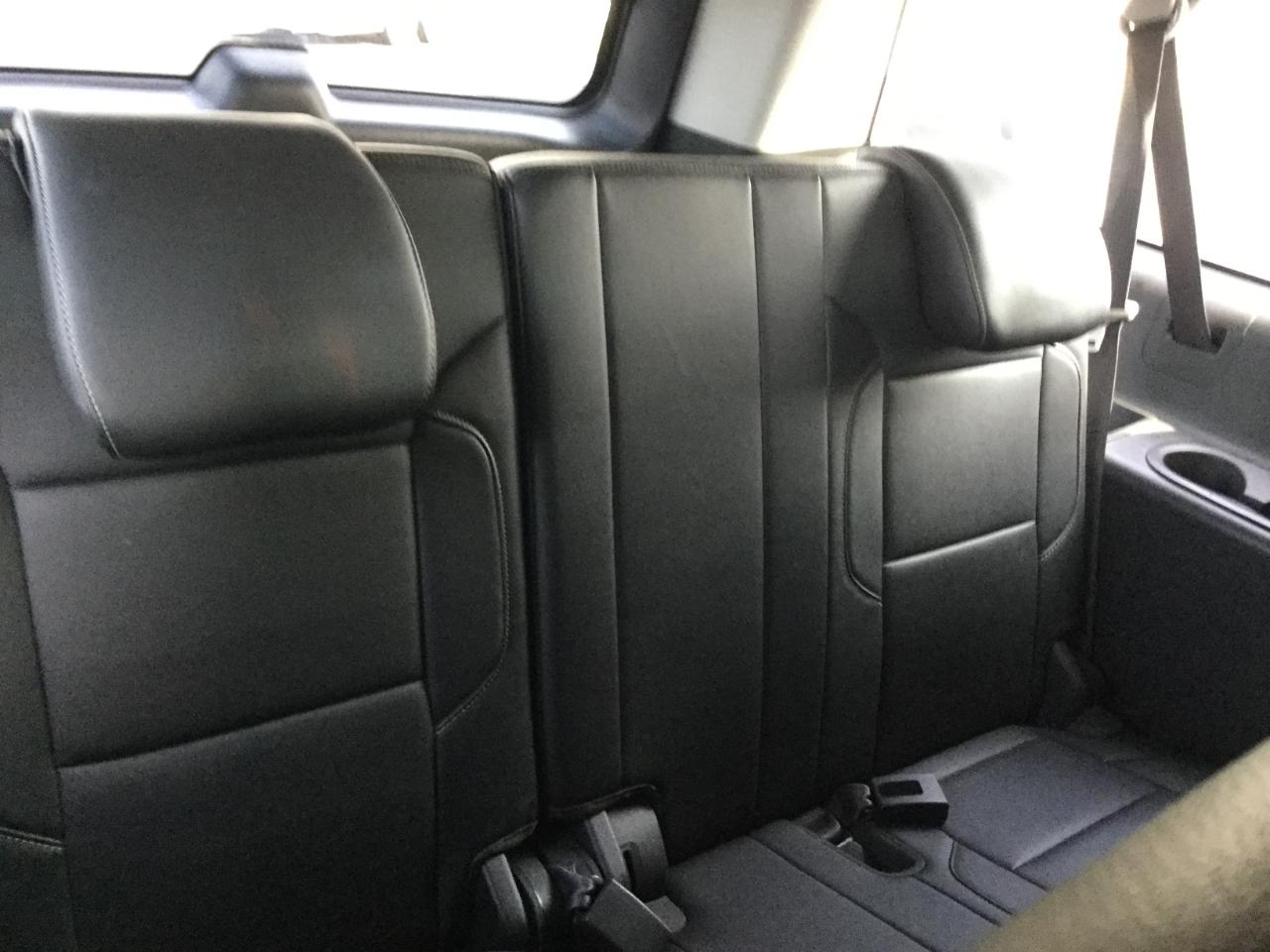 Chevrolet Suburban 4WD 4dr 1500 LT 2017