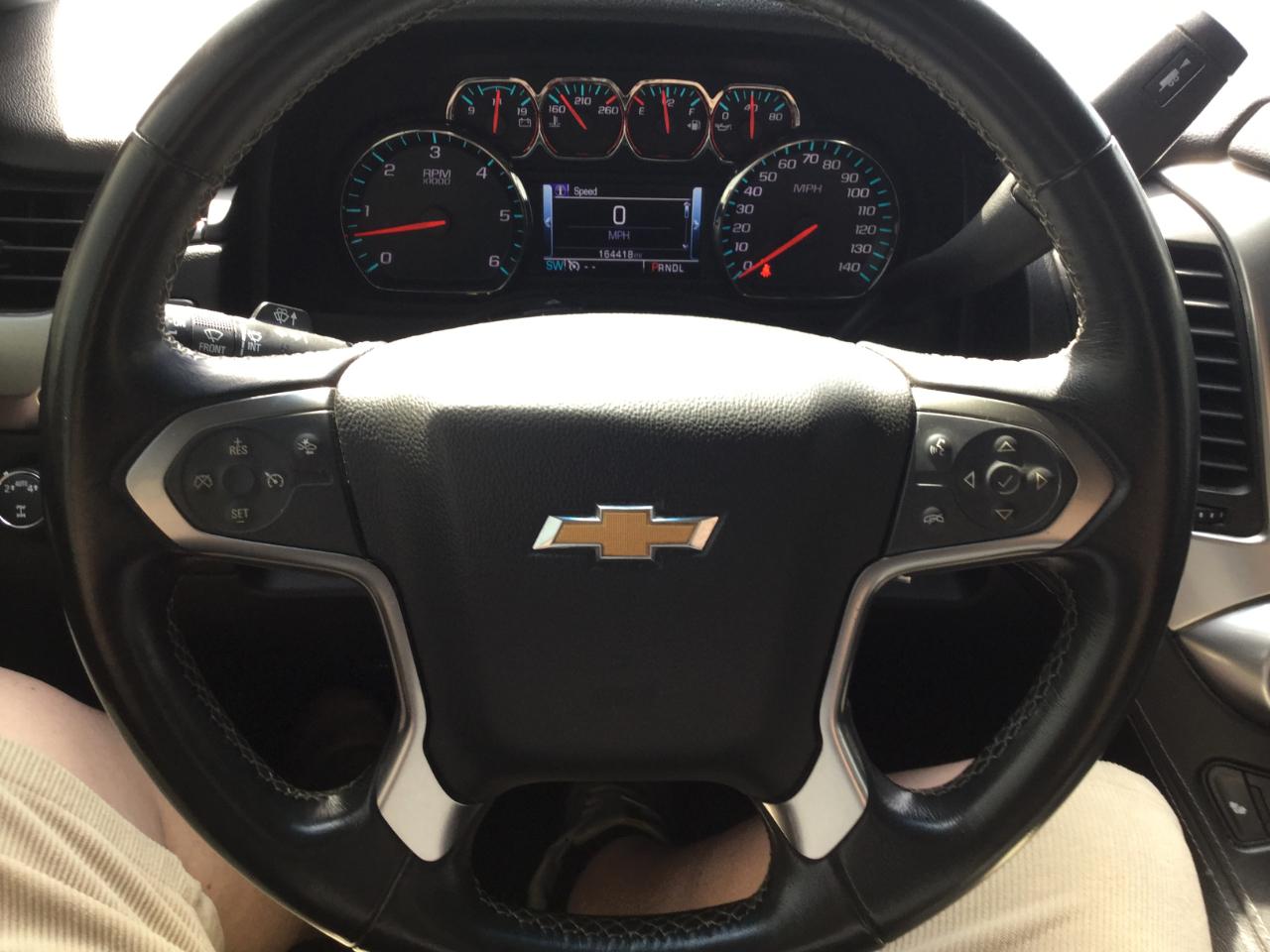 Chevrolet Suburban 4WD 4dr 1500 LT 2017