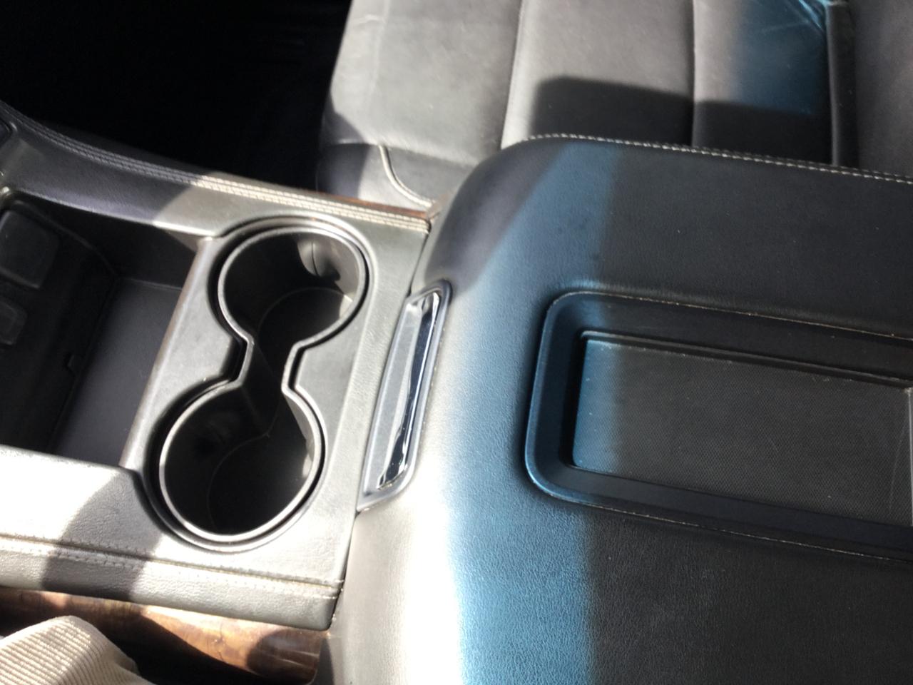 Chevrolet Suburban 4WD 4dr 1500 LT 2017