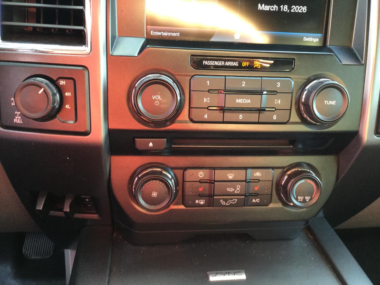 Ford F-150 4WD SuperCrew 145" XLT 2015