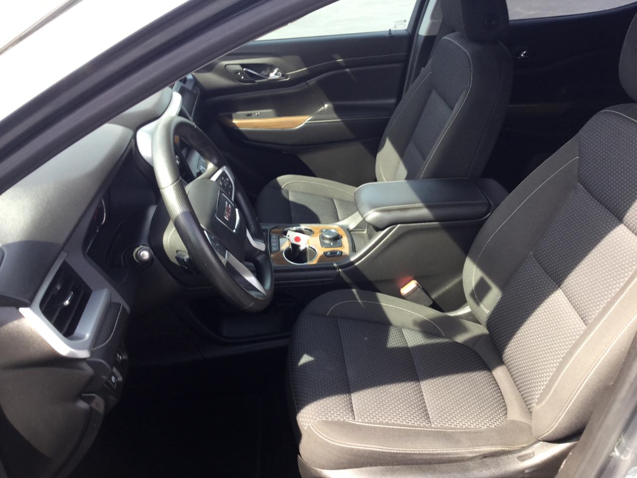 GMC Acadia AWD 4dr SLE 2021