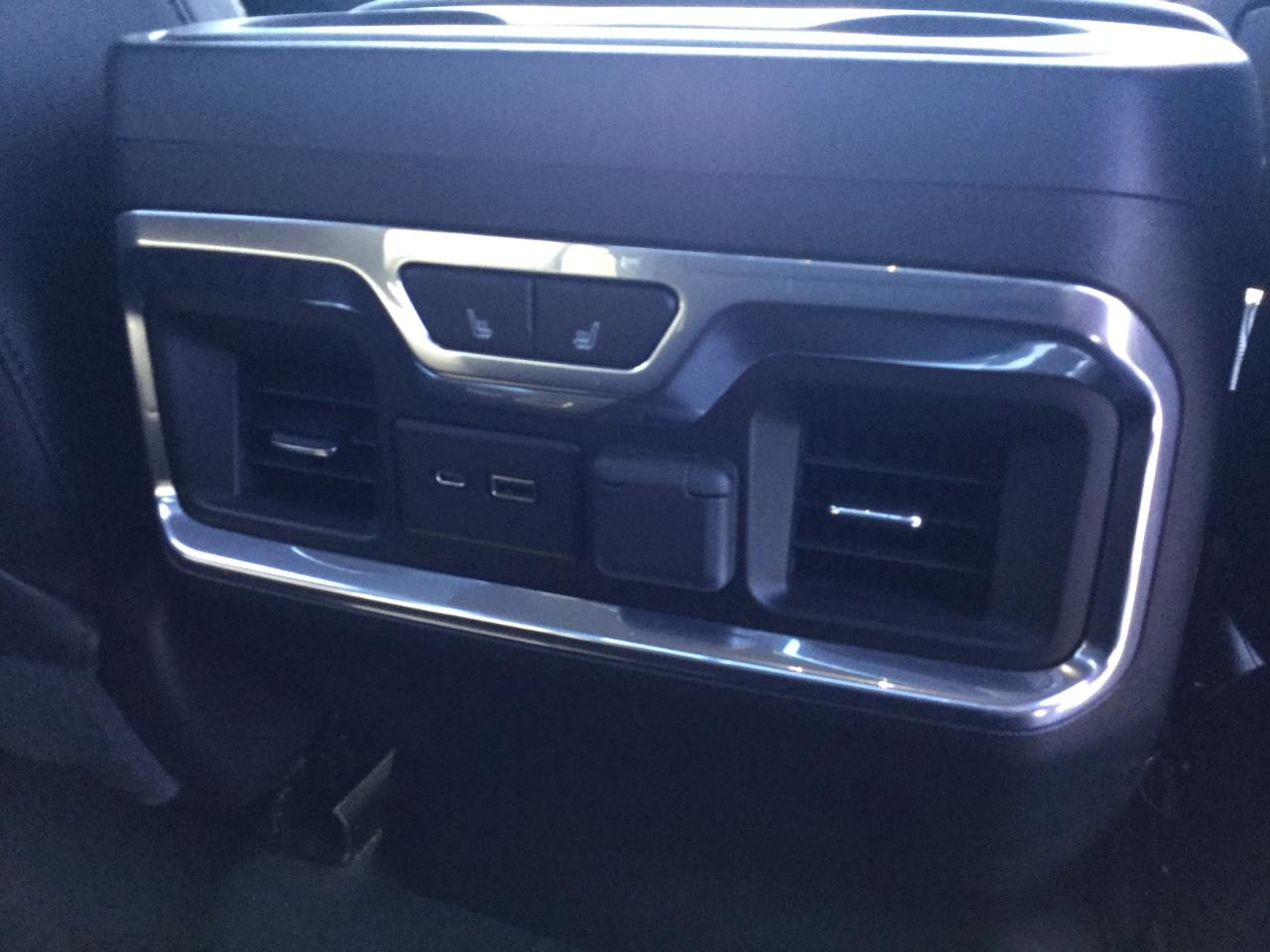 Chevrolet Silverado 1500 4WD Crew Cab 147" LTZ 2019