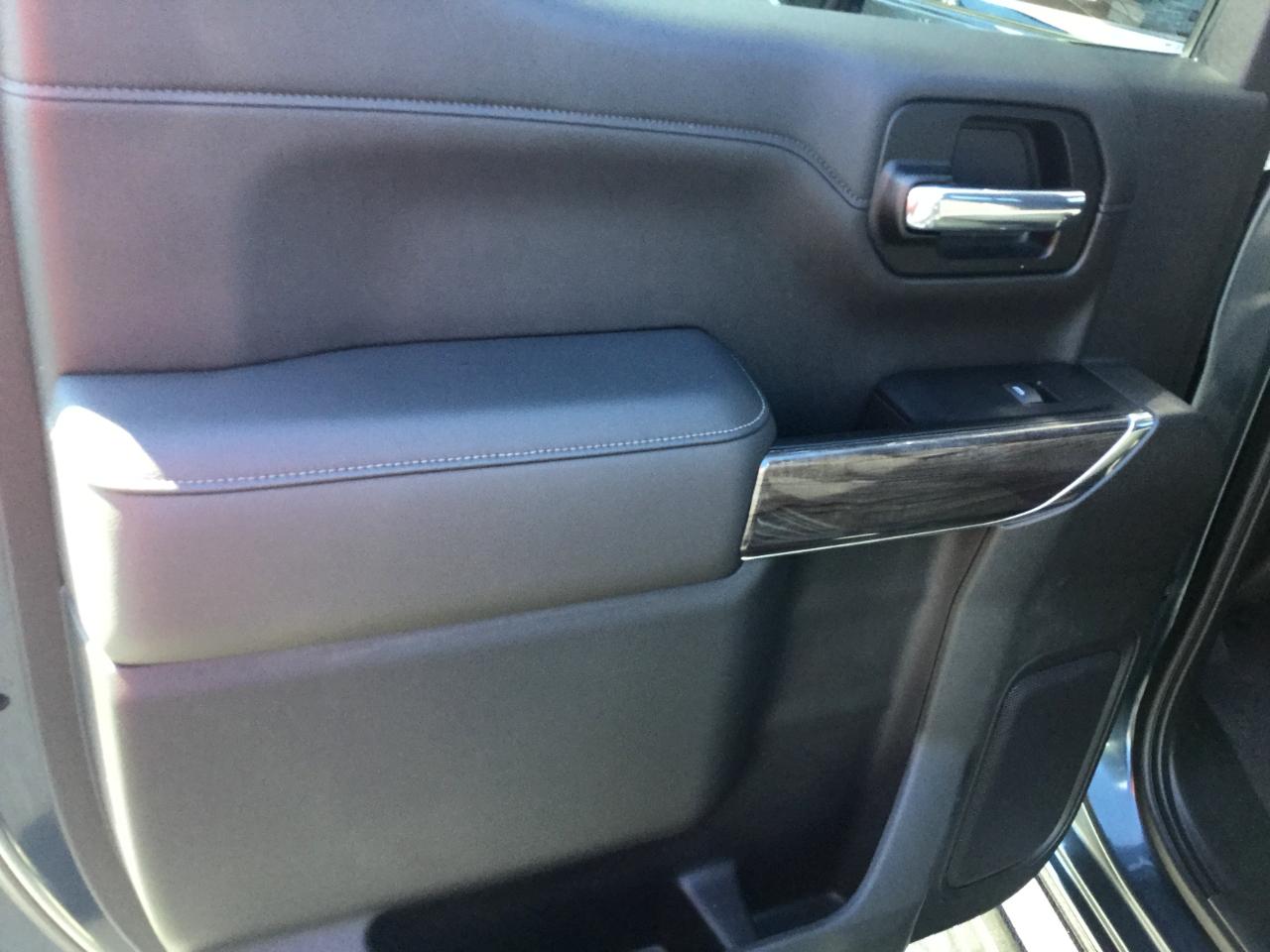 Chevrolet Silverado 1500 4WD Crew Cab 147" LTZ 2019