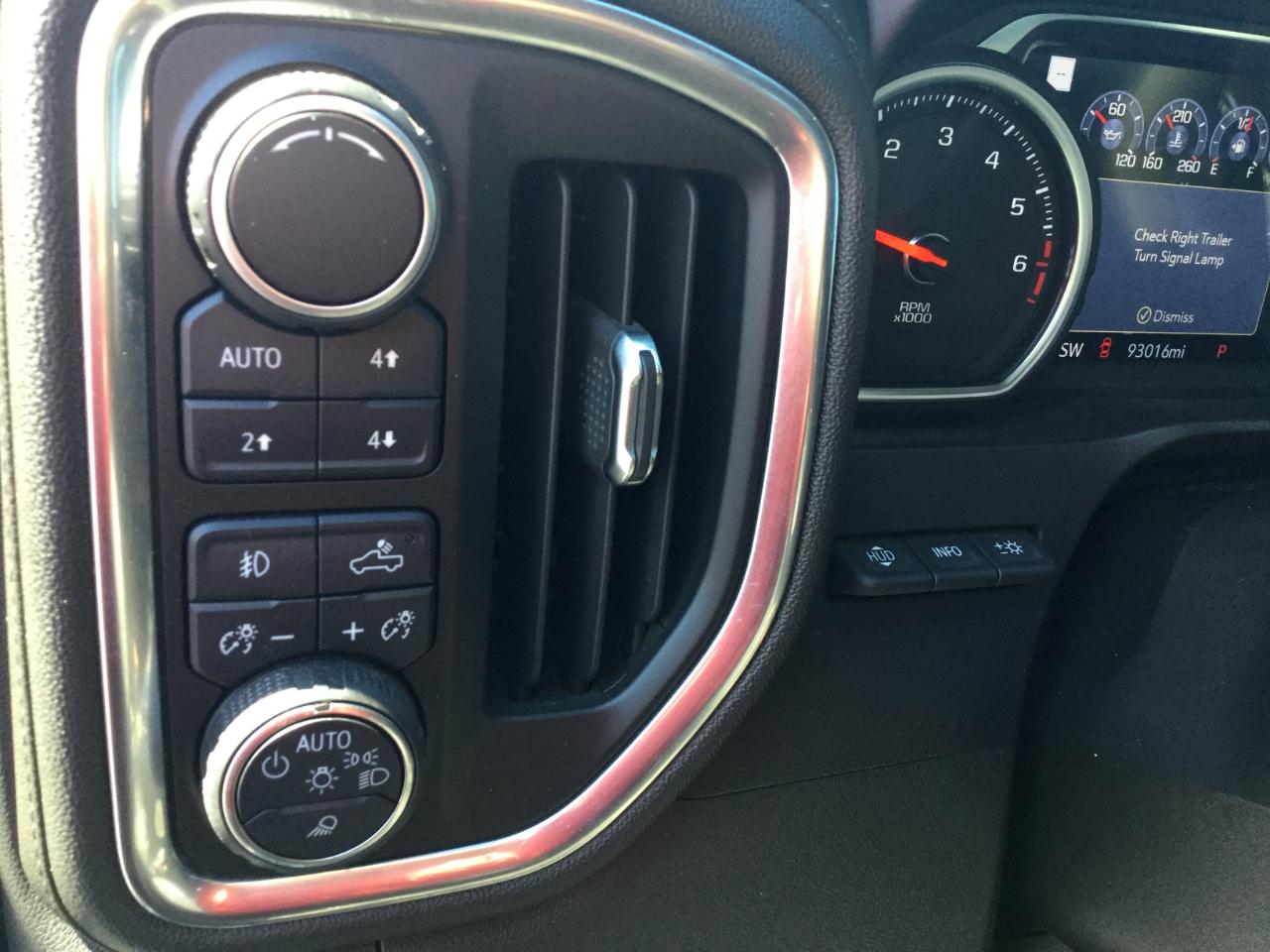 Chevrolet Silverado 1500 4WD Crew Cab 147" LTZ 2019