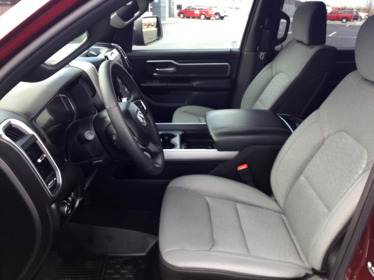 RAM 1500 Big Horn 4x4 Crew Cab 5'7" Box 2025