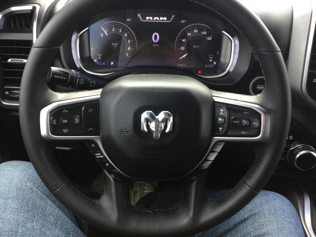 RAM 1500 Big Horn 4x4 Crew Cab 5'7" Box 2025