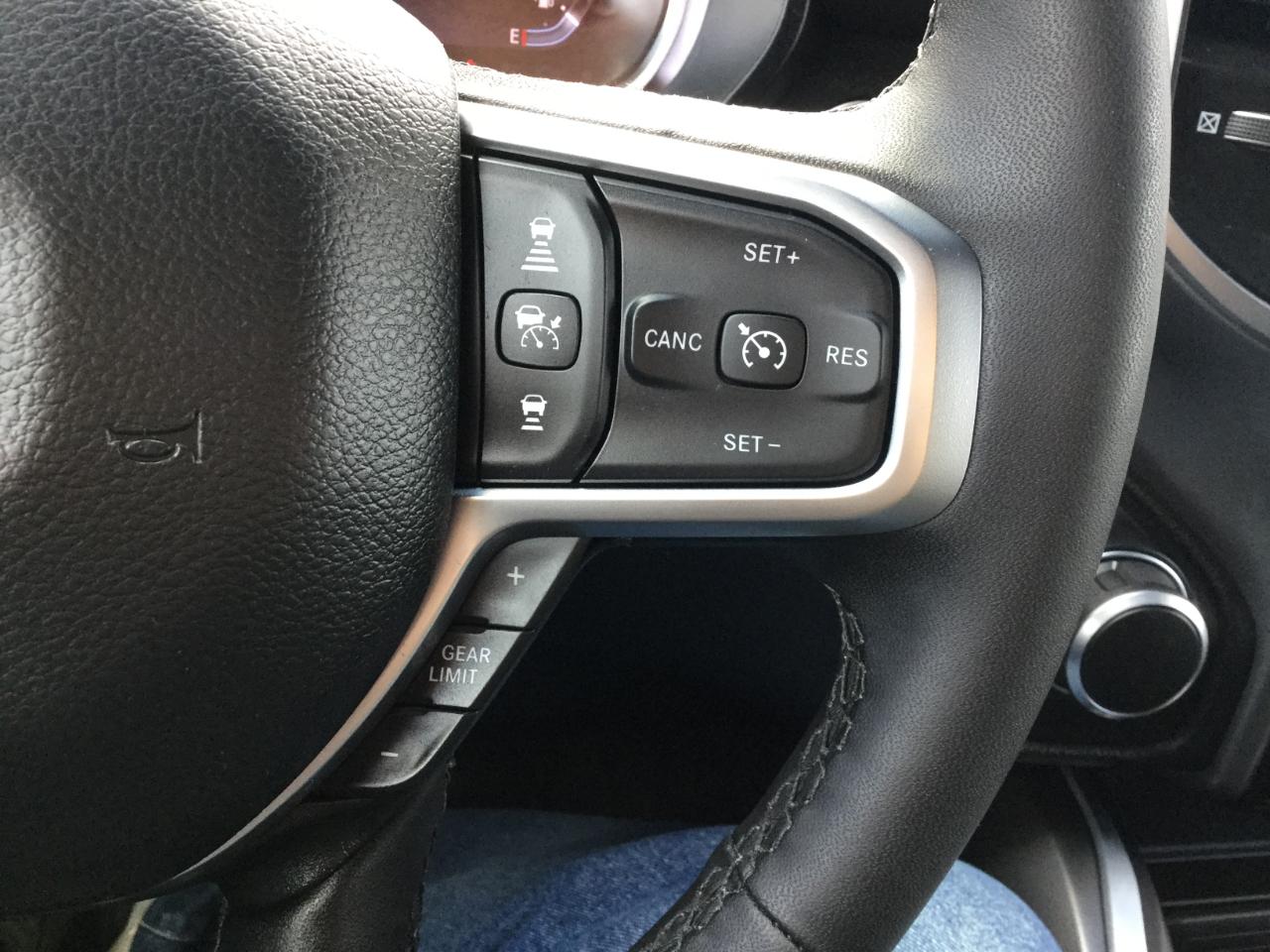 RAM 1500 Big Horn 4x4 Crew Cab 5'7" Box 2025