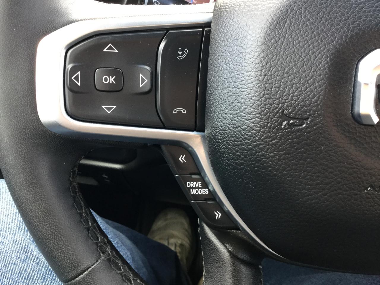 RAM 1500 Big Horn 4x4 Crew Cab 5'7" Box 2025