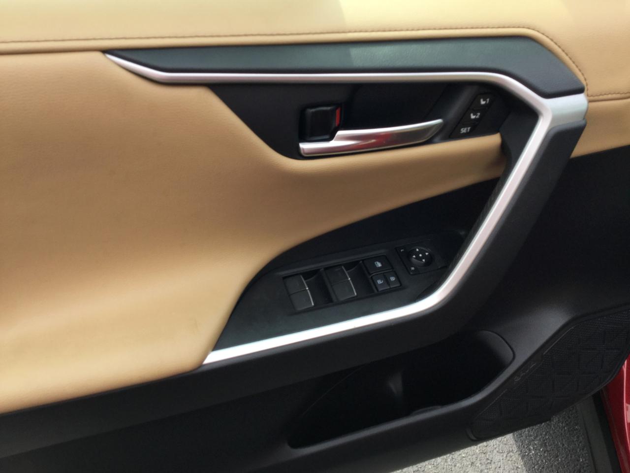 Toyota RAV4 Limited AWD (Natl) 2022