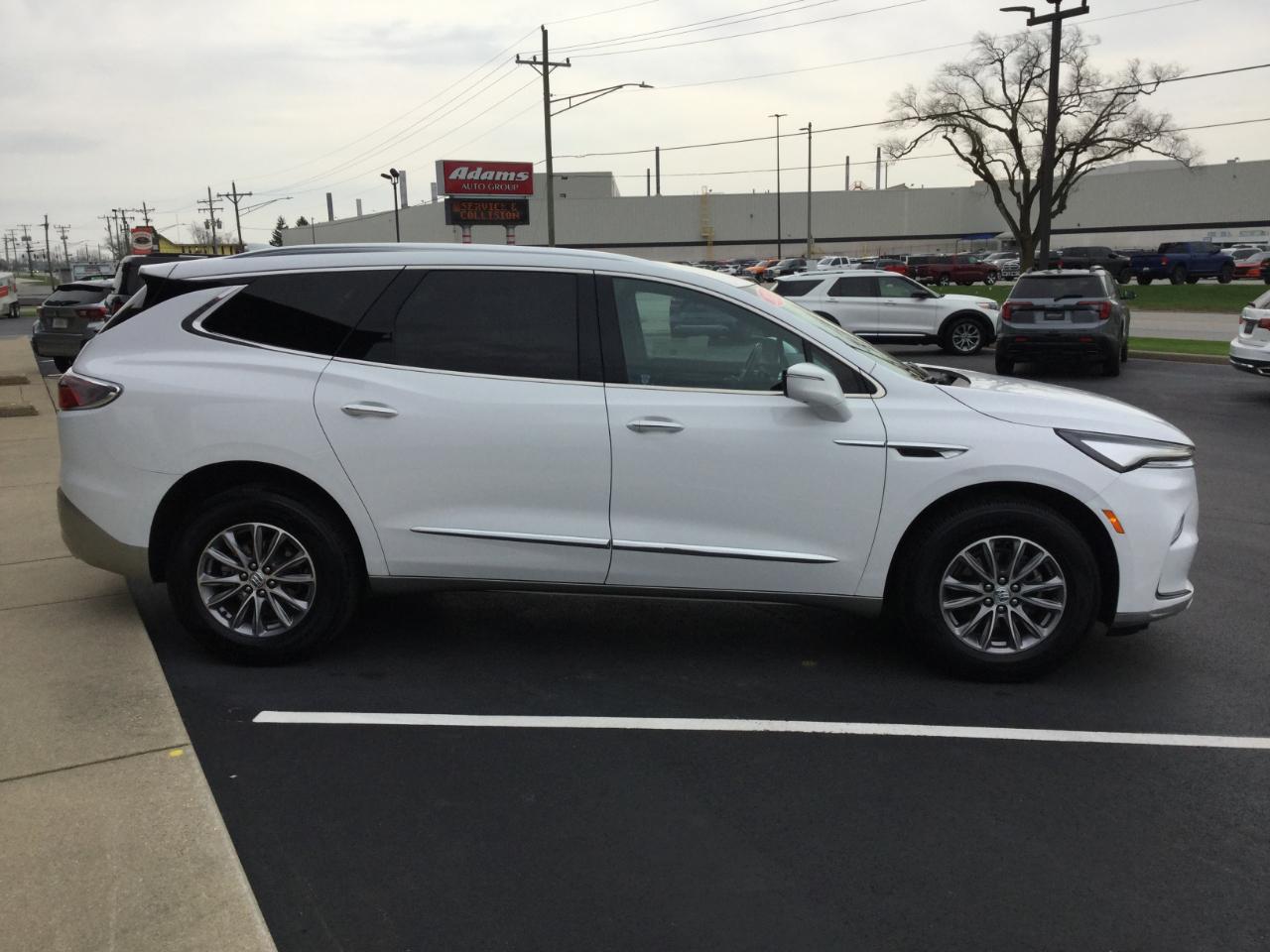 Buick Enclave AWD 4dr Premium 2024