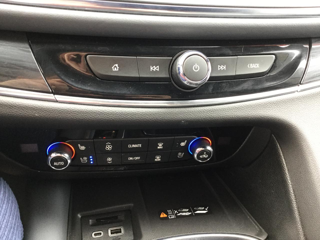 Buick Enclave AWD 4dr Premium 2024