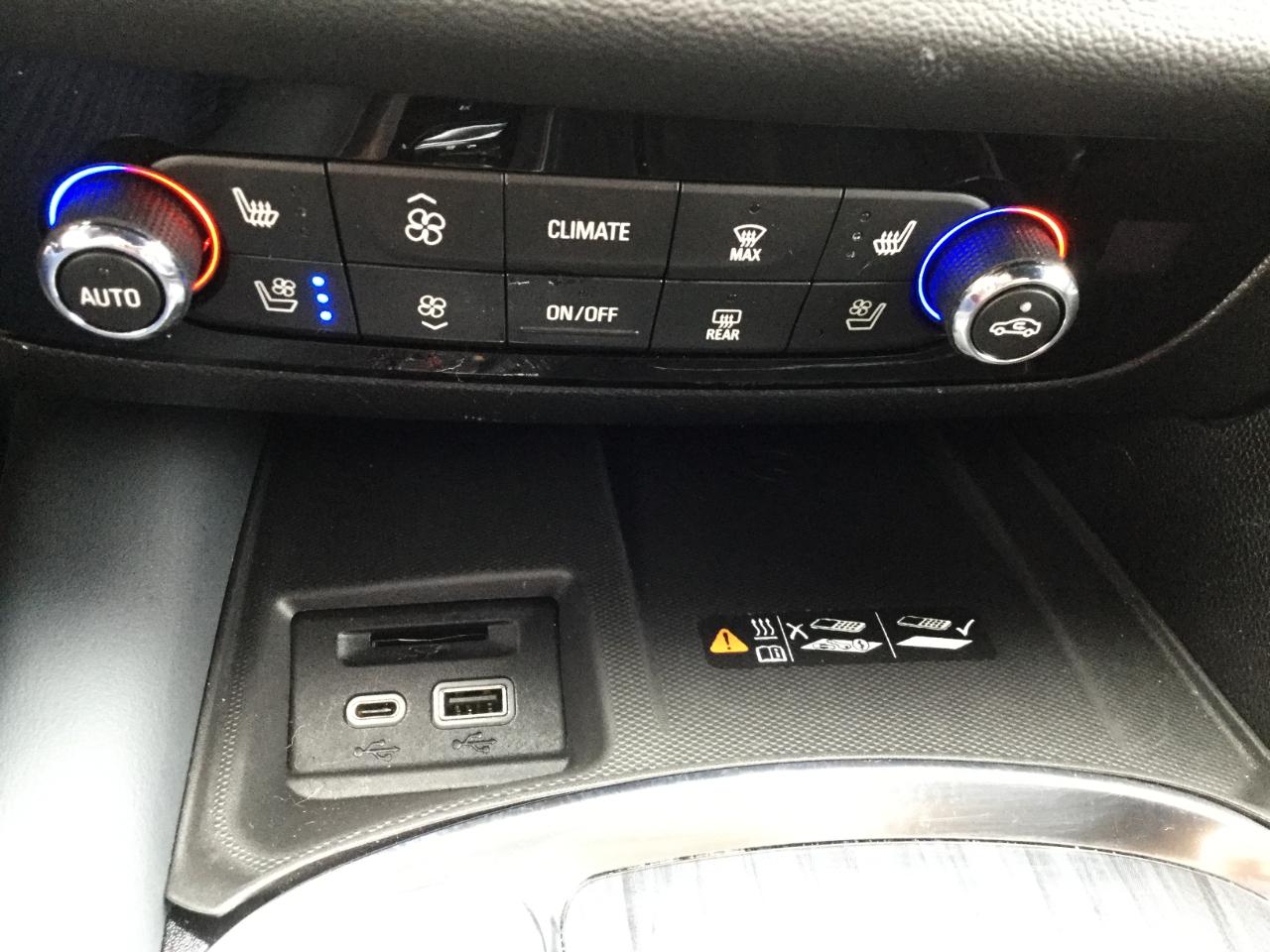 Buick Enclave AWD 4dr Premium 2024