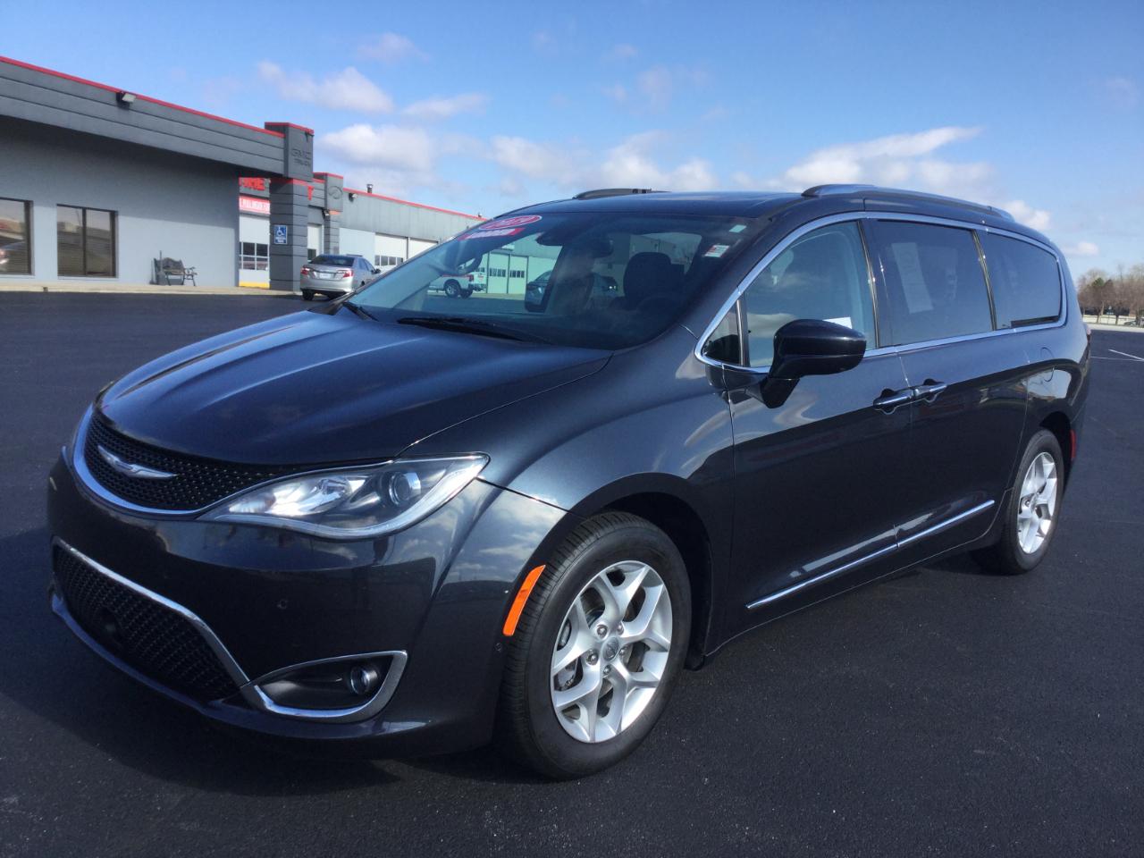 Chrysler Pacifica Touring L Plus FWD 2019