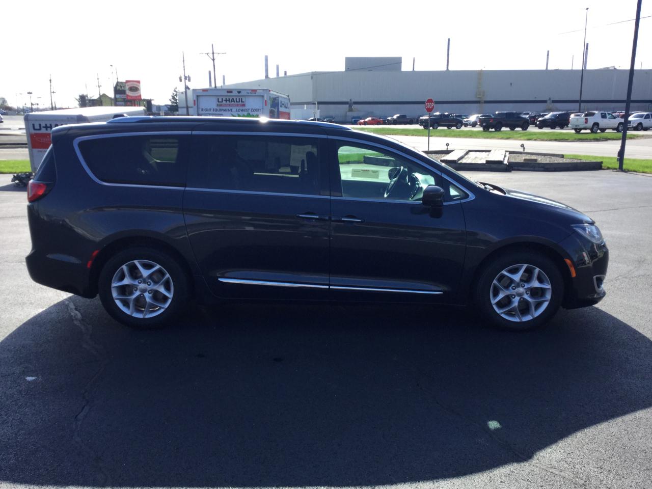 Chrysler Pacifica Touring L Plus FWD 2019