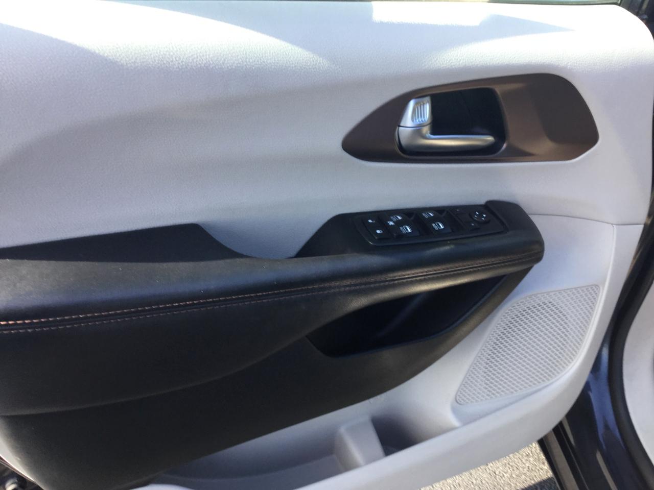 Chrysler Pacifica Touring L Plus FWD 2019