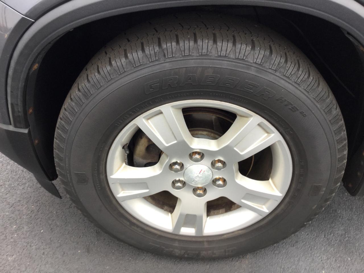 GMC Acadia FWD 4dr SLE 2011