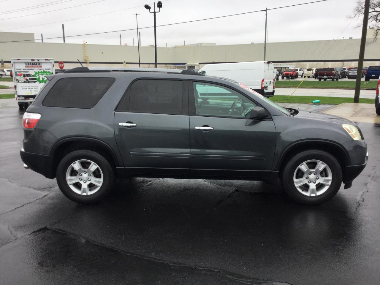 GMC Acadia FWD 4dr SLE 2011