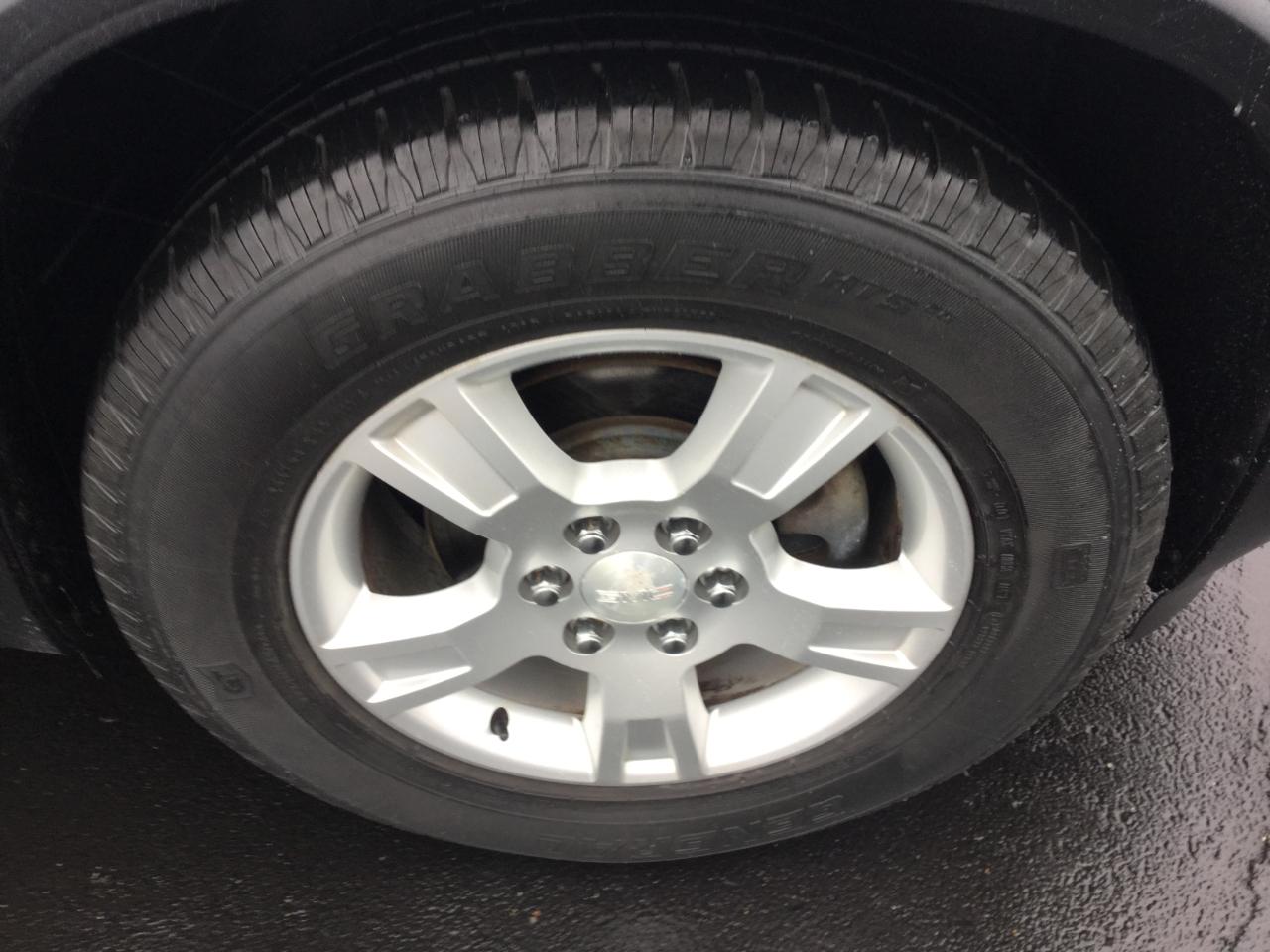 GMC Acadia FWD 4dr SLE 2011