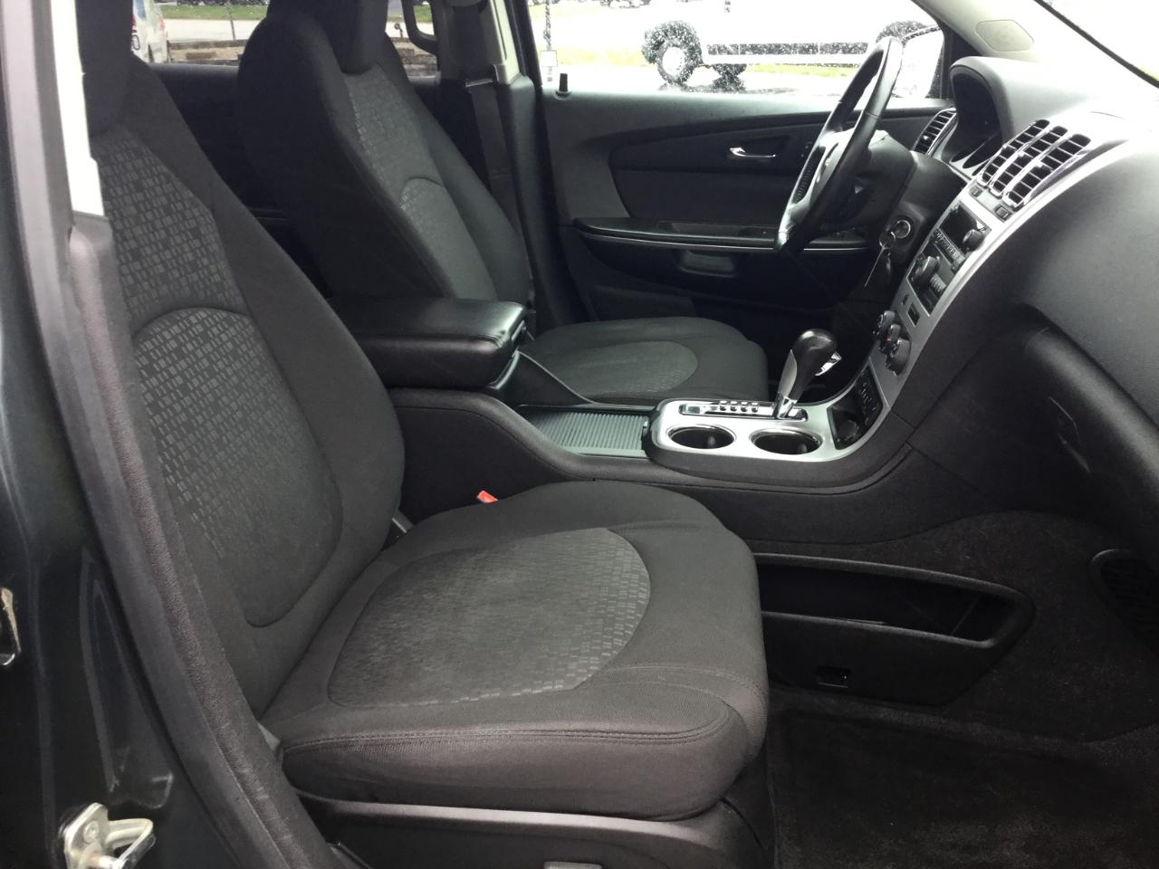 GMC Acadia FWD 4dr SLE 2011