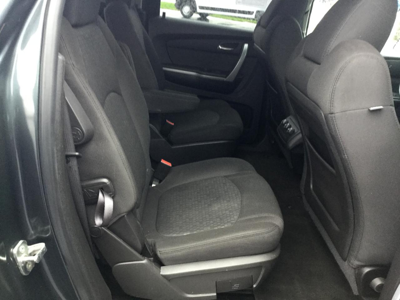 GMC Acadia FWD 4dr SLE 2011