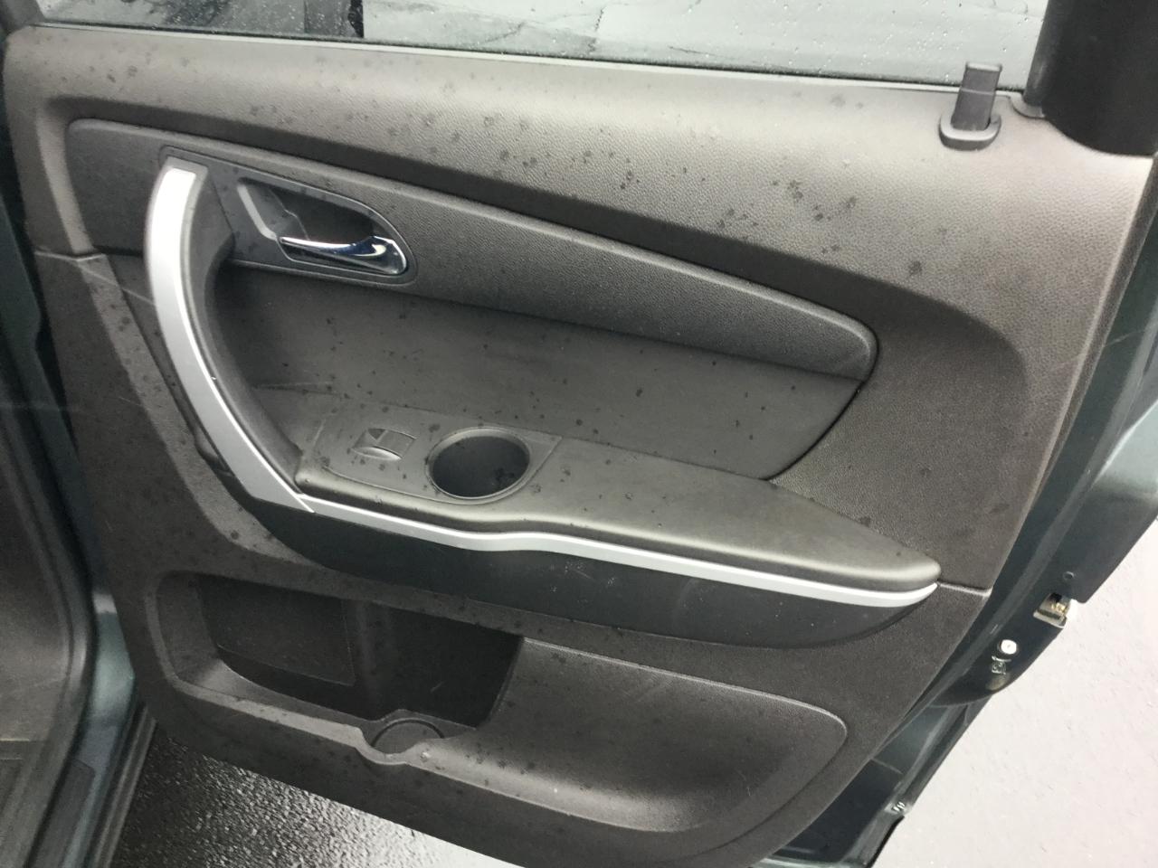 GMC Acadia FWD 4dr SLE 2011