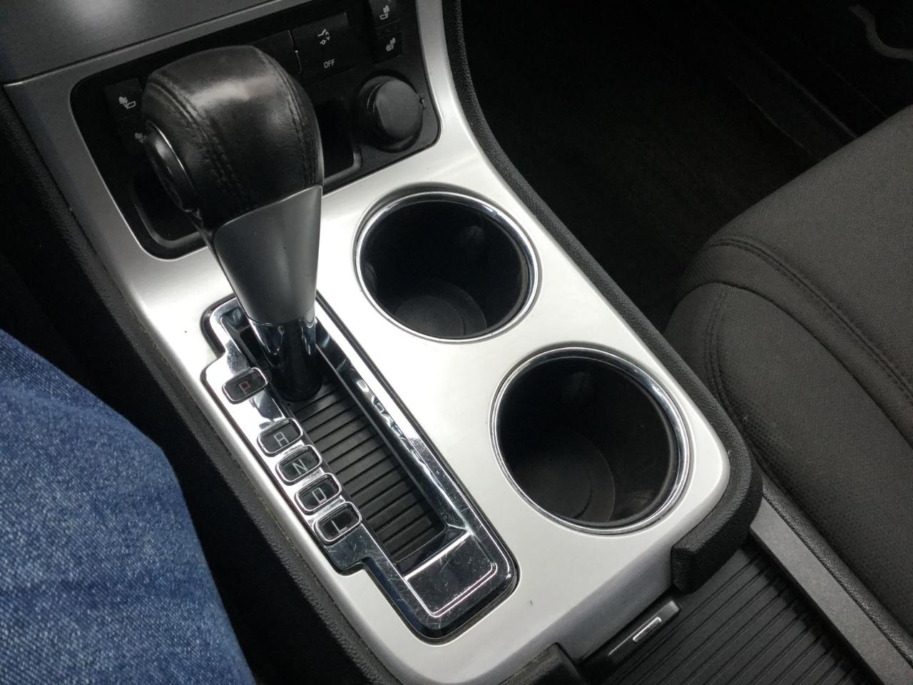 GMC Acadia FWD 4dr SLE 2011