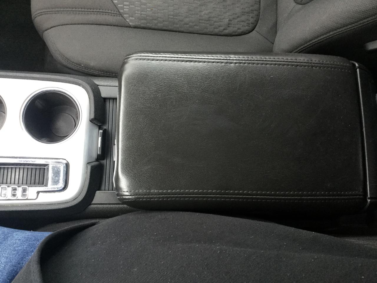 GMC Acadia FWD 4dr SLE 2011