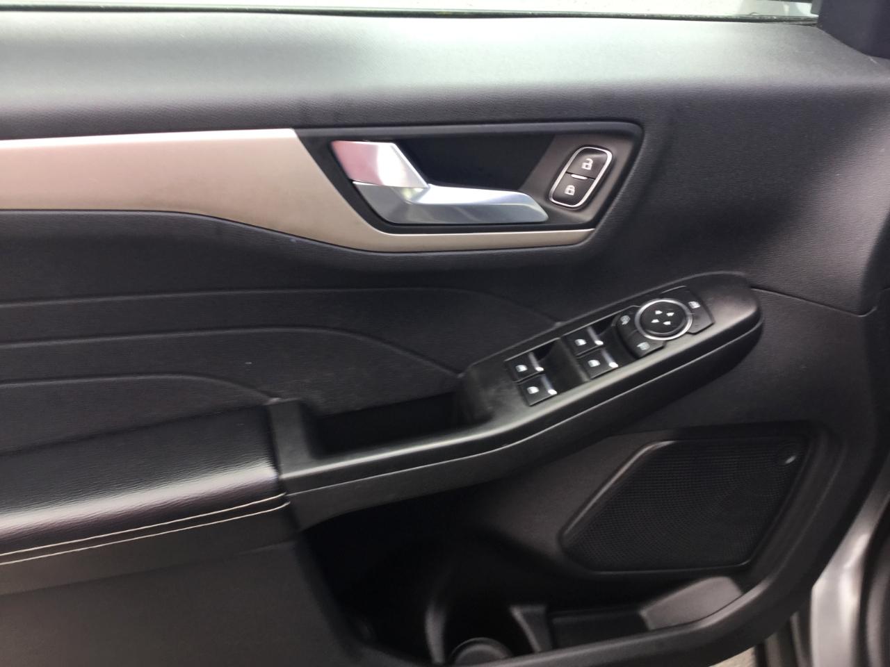 Ford Escape SEL FWD 2022