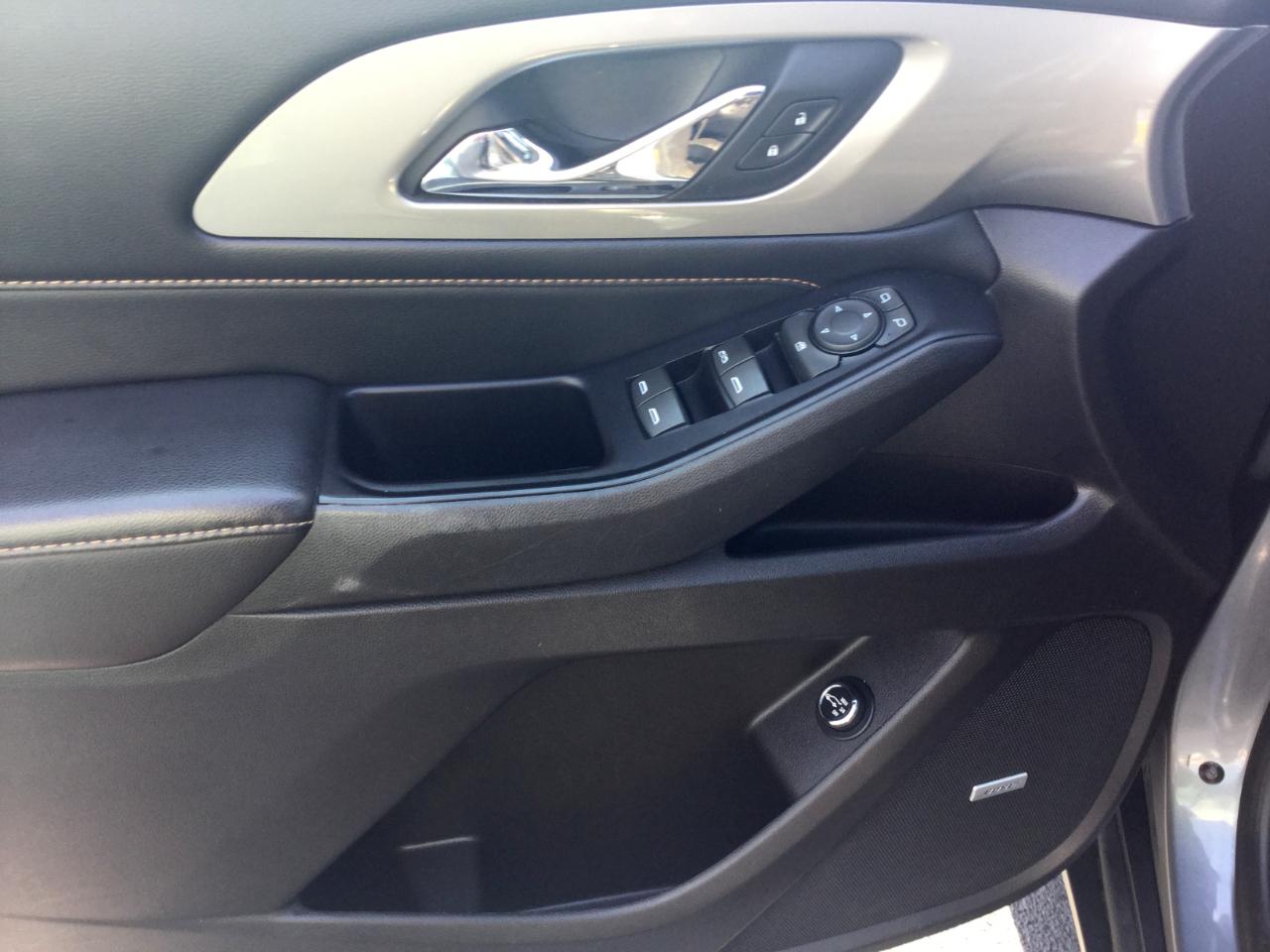 Chevrolet Traverse FWD 4dr LT Leather w/3LT 2018