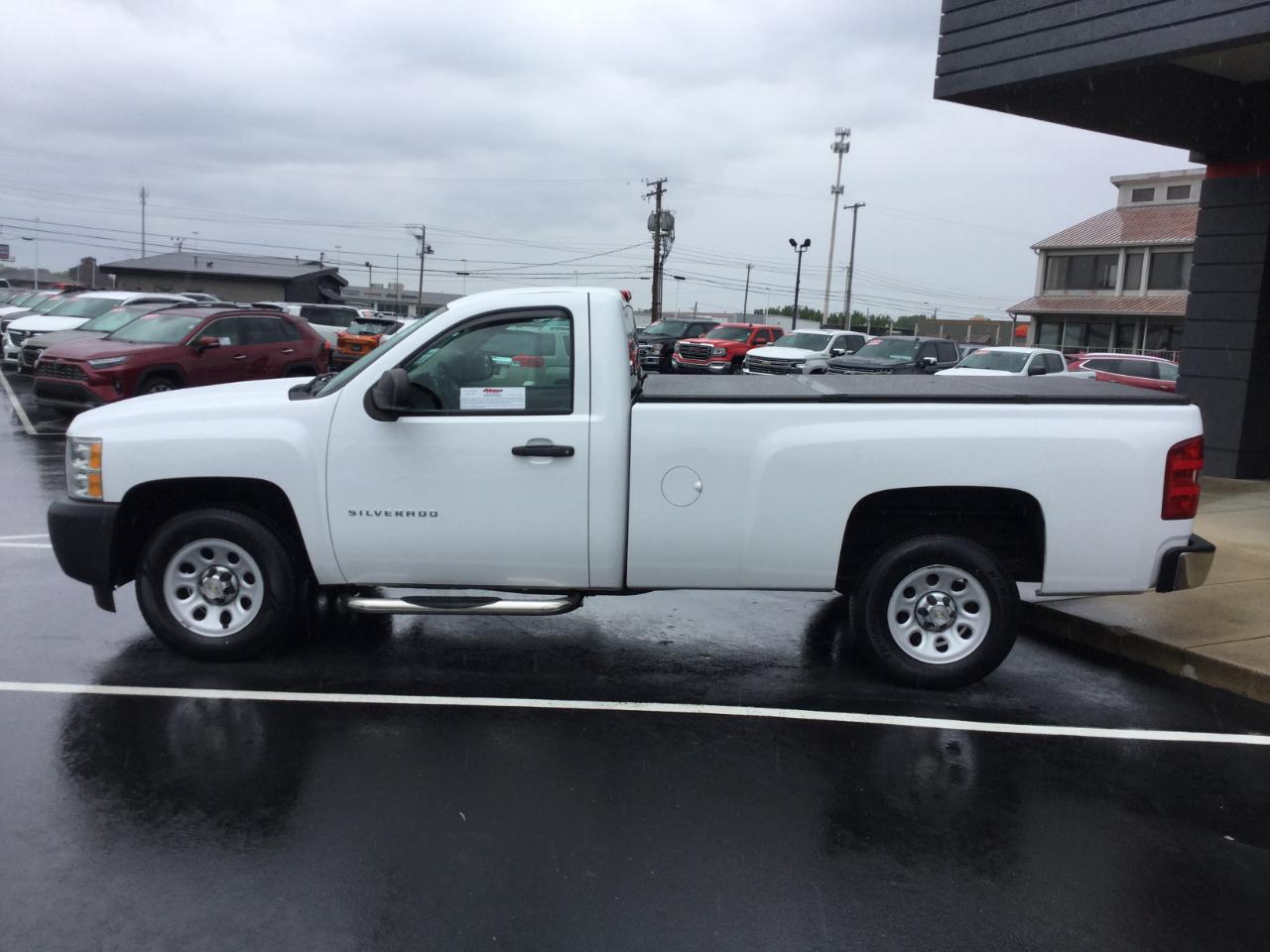 Chevrolet Silverado 1500 2WD Reg Cab 133.0" Work Truck 2013