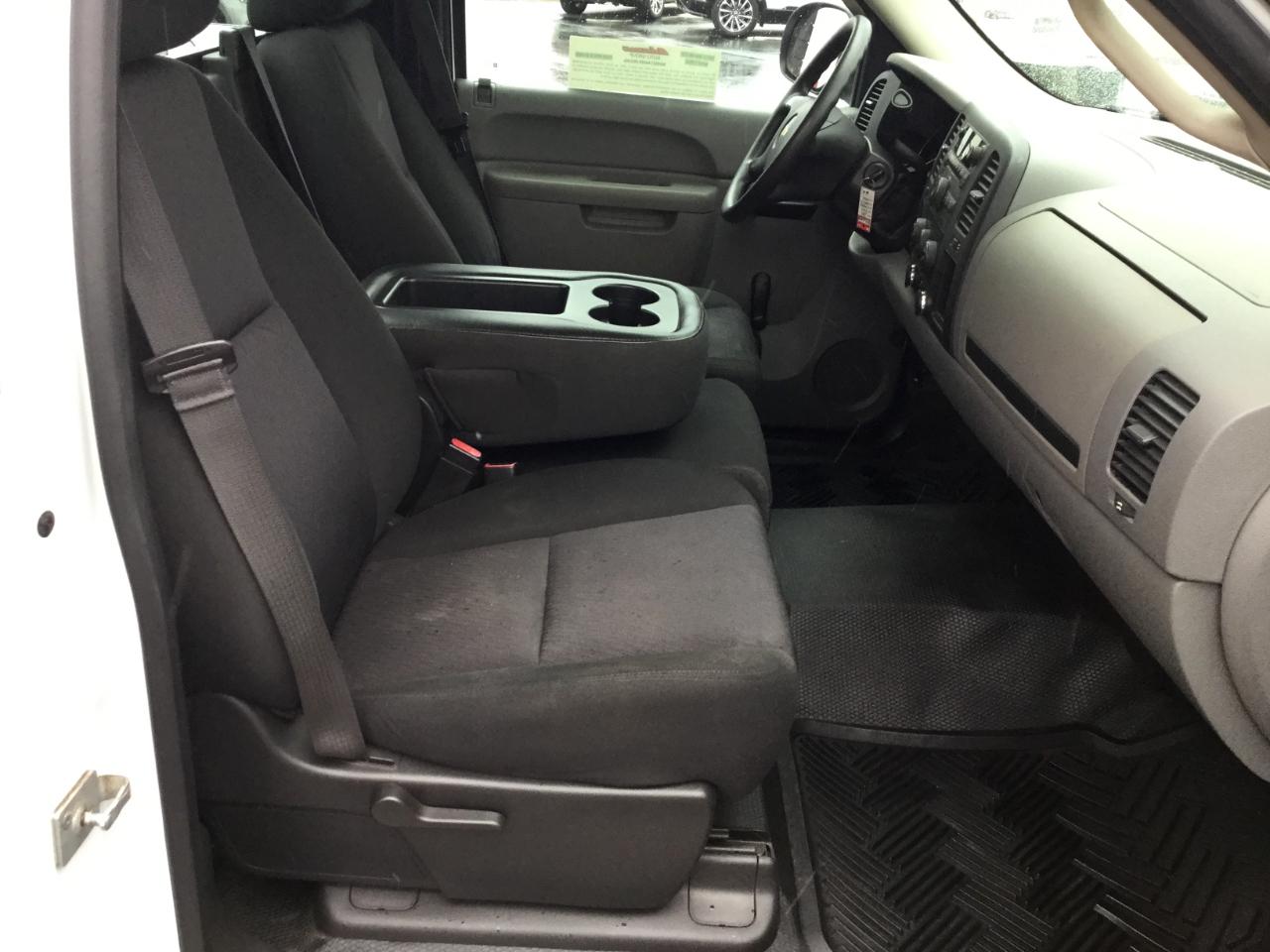 Chevrolet Silverado 1500 2WD Reg Cab 133.0" Work Truck 2013
