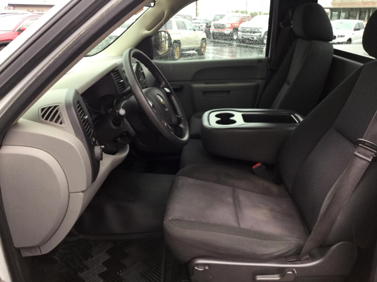 Chevrolet Silverado 1500 2WD Reg Cab 133.0" Work Truck 2013