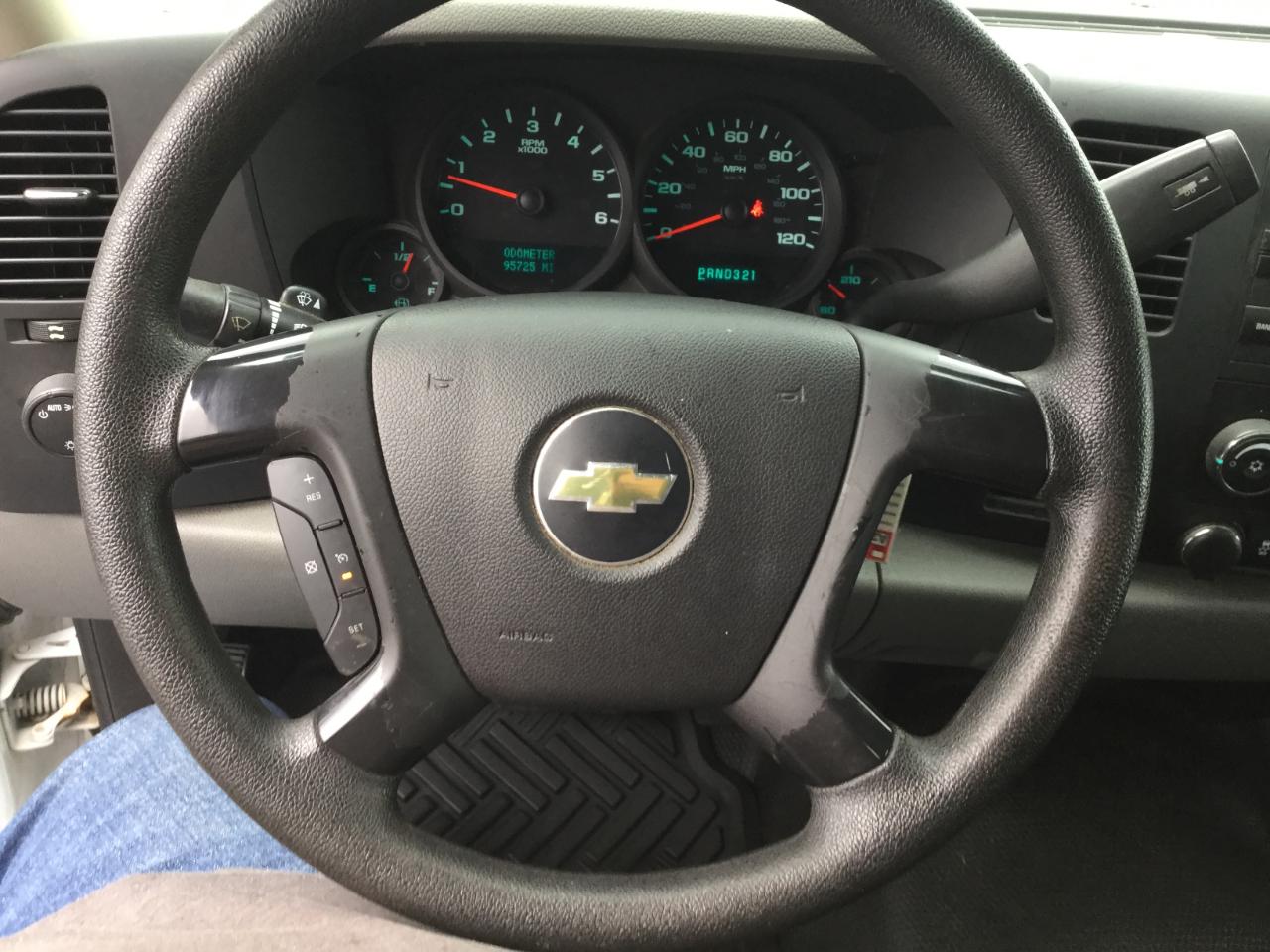 Chevrolet Silverado 1500 2WD Reg Cab 133.0" Work Truck 2013