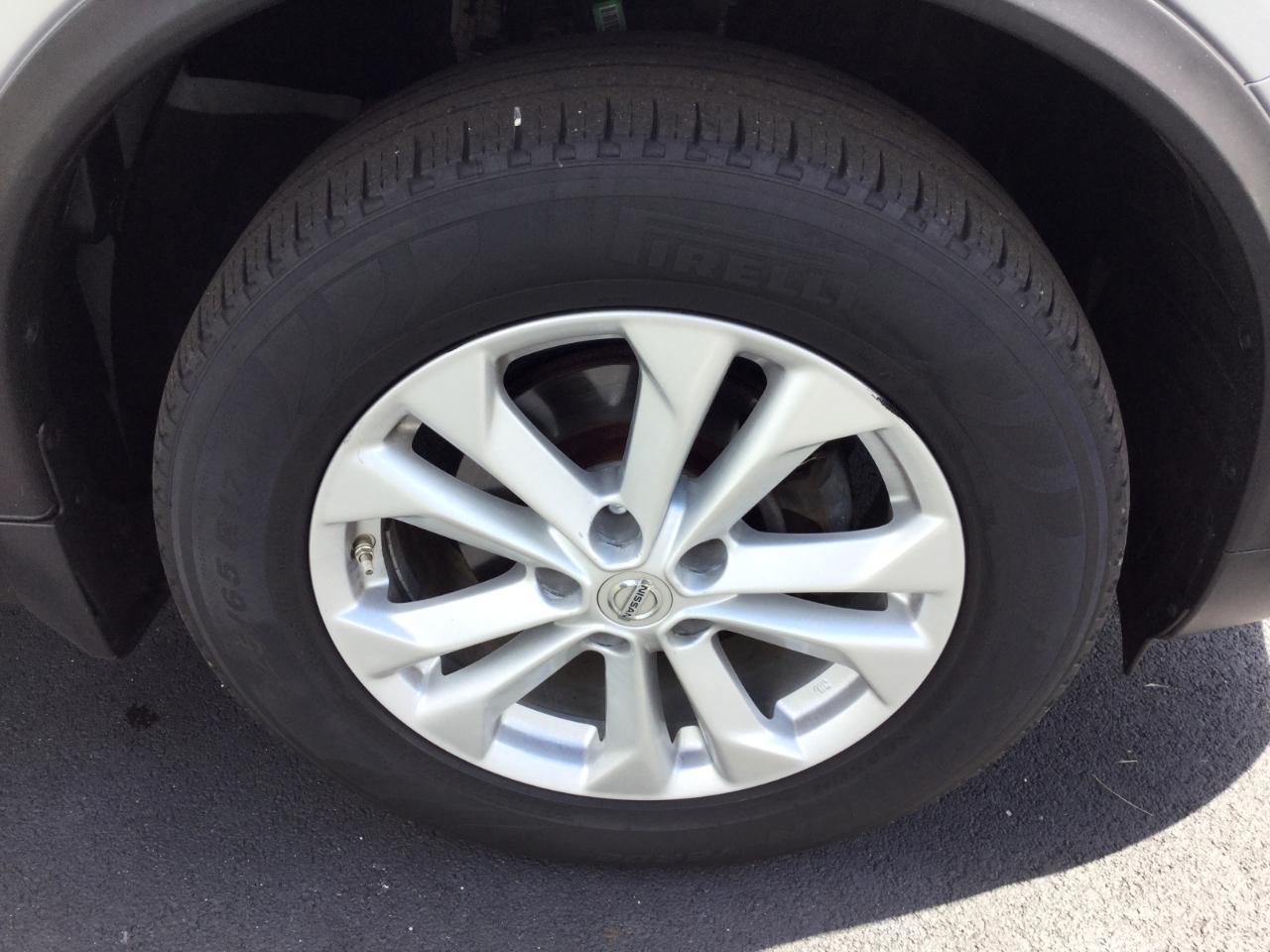 Nissan Rogue AWD 4dr SV 2014