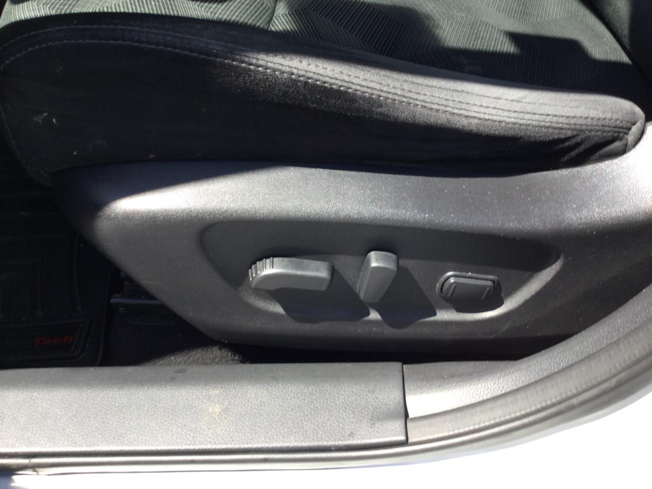 Nissan Rogue AWD 4dr SV 2014