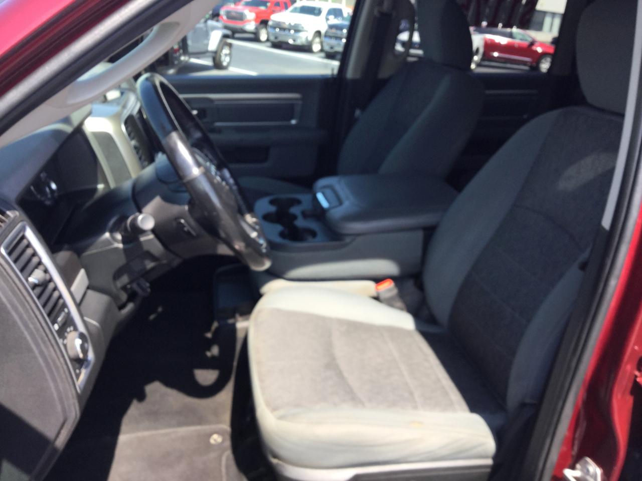 RAM 1500 Big Horn 4x4 Crew Cab 5'7" Box 2017
