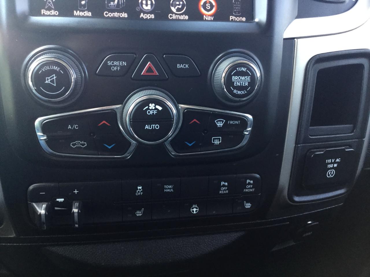 RAM 1500 Big Horn 4x4 Crew Cab 5'7" Box 2017