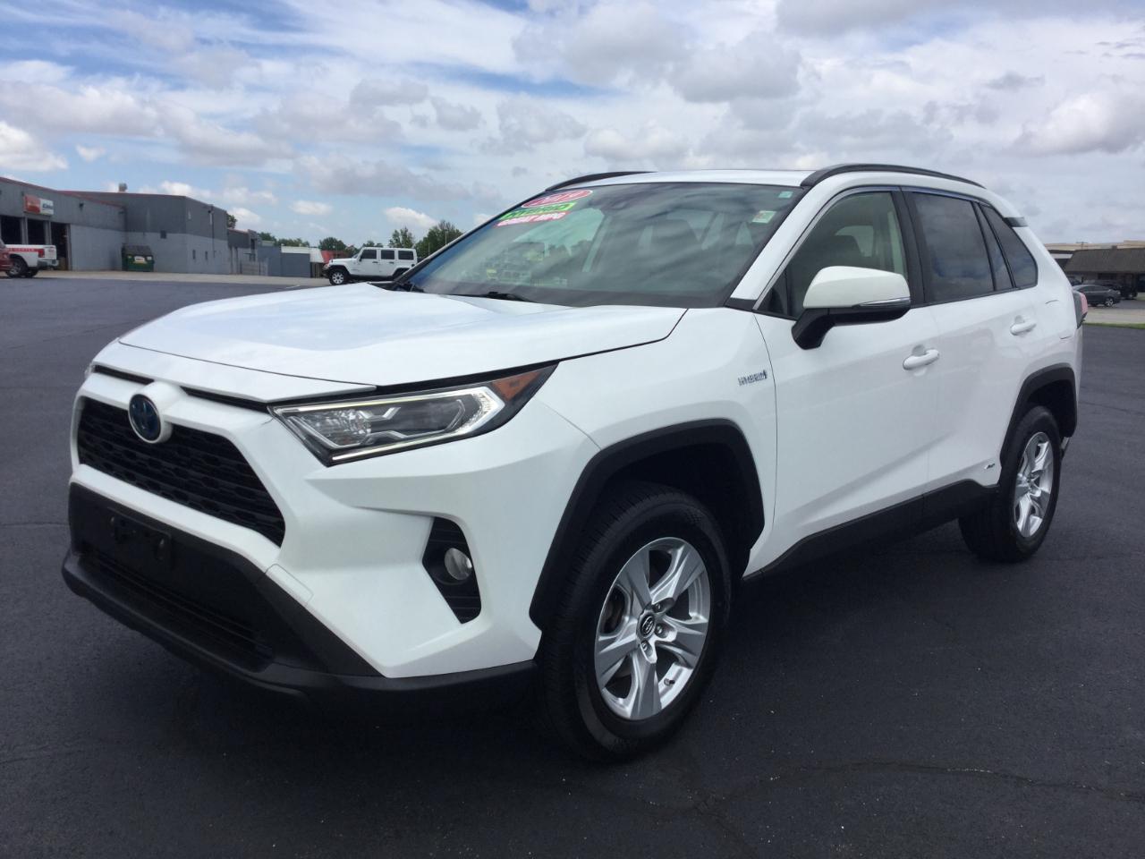 Toyota RAV4 Hybrid XLE AWD (Natl) 2019