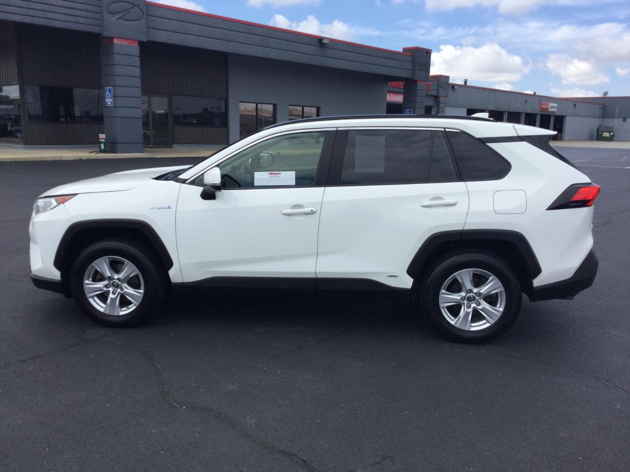 Toyota RAV4 Hybrid XLE AWD (Natl) 2019