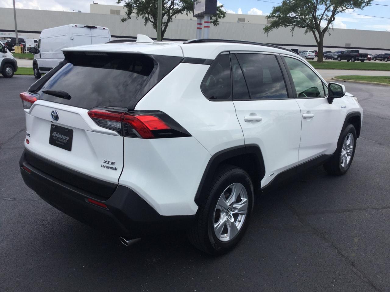 Toyota RAV4 Hybrid XLE AWD (Natl) 2019