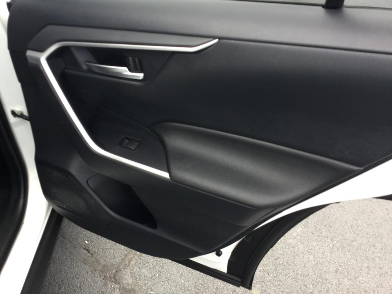 Toyota RAV4 Hybrid XLE AWD (Natl) 2019