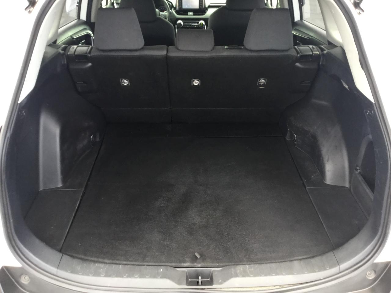 Toyota RAV4 Hybrid XLE AWD (Natl) 2019