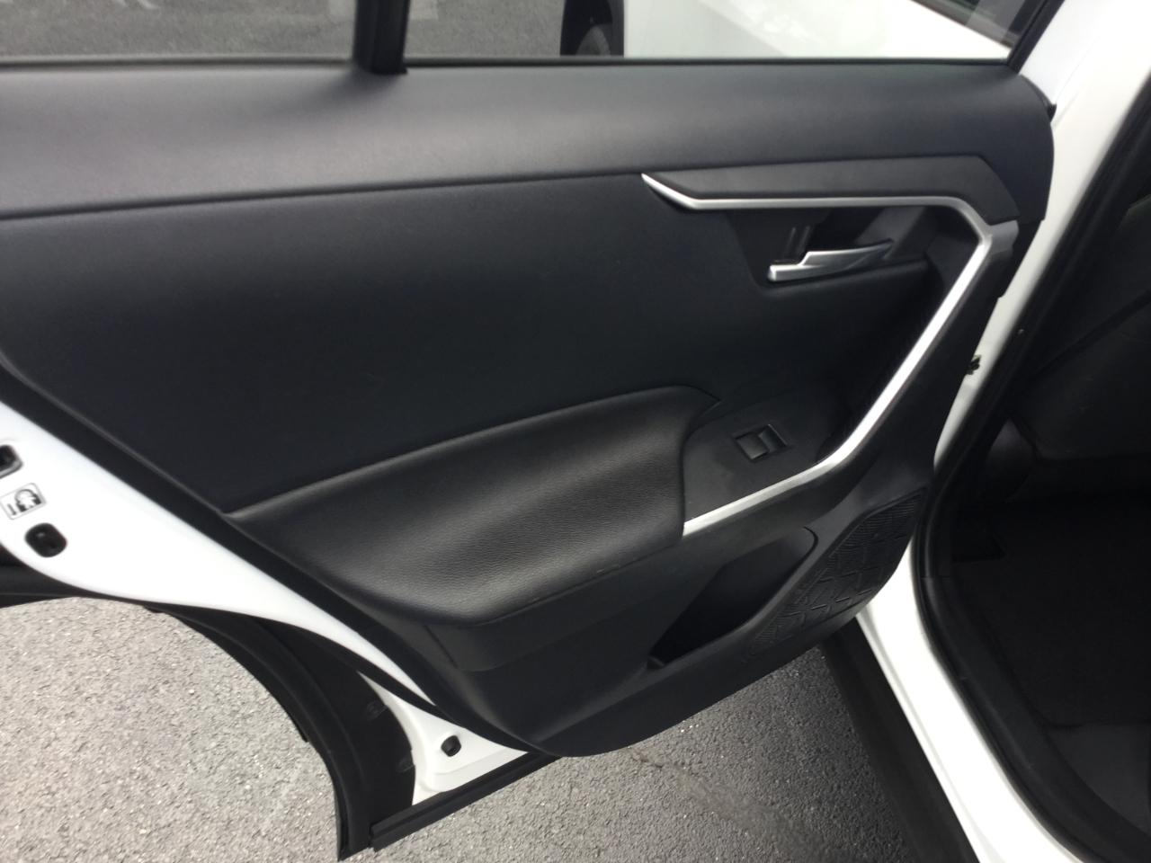 Toyota RAV4 Hybrid XLE AWD (Natl) 2019