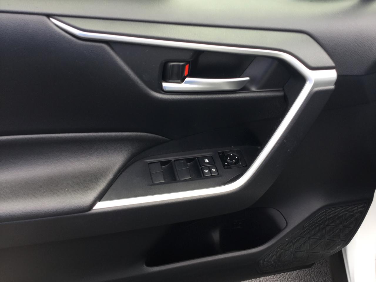 Toyota RAV4 Hybrid XLE AWD (Natl) 2019