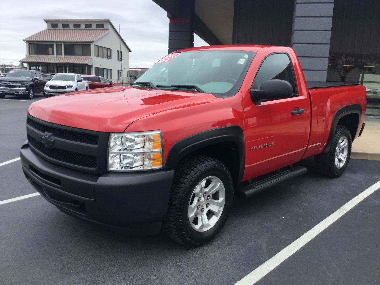 Chevrolet Silverado 1500 4WD Reg Cab 119.0" LS 2011