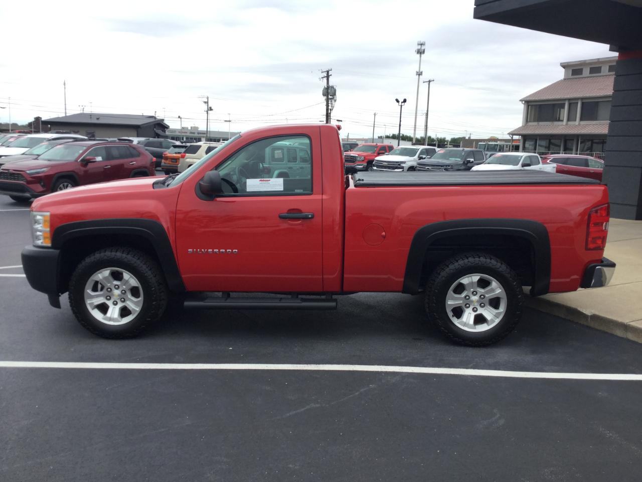 Chevrolet Silverado 1500 4WD Reg Cab 119.0" LS 2011