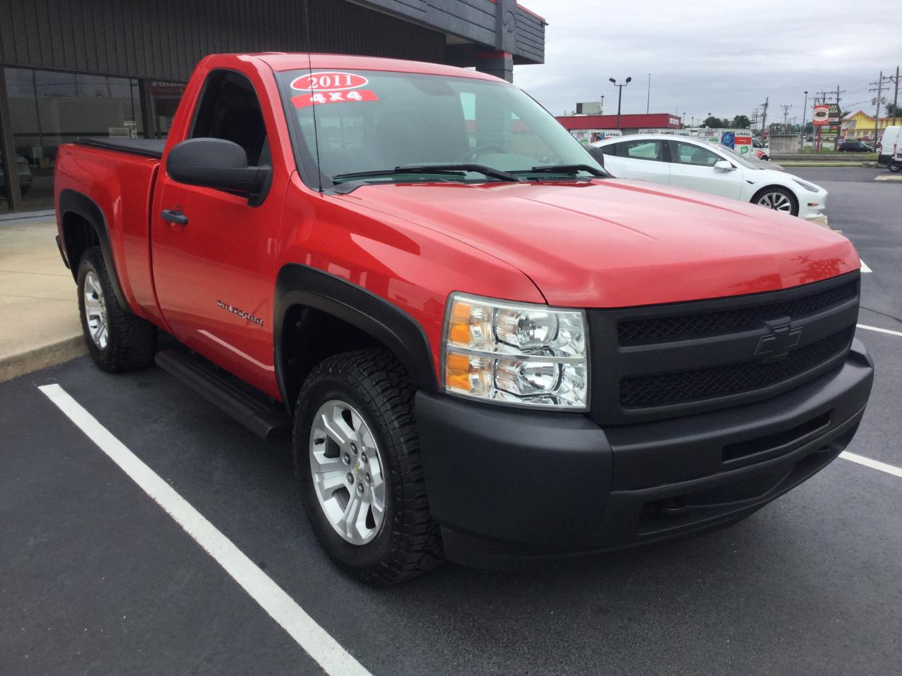 Chevrolet Silverado 1500 4WD Reg Cab 119.0" LS 2011