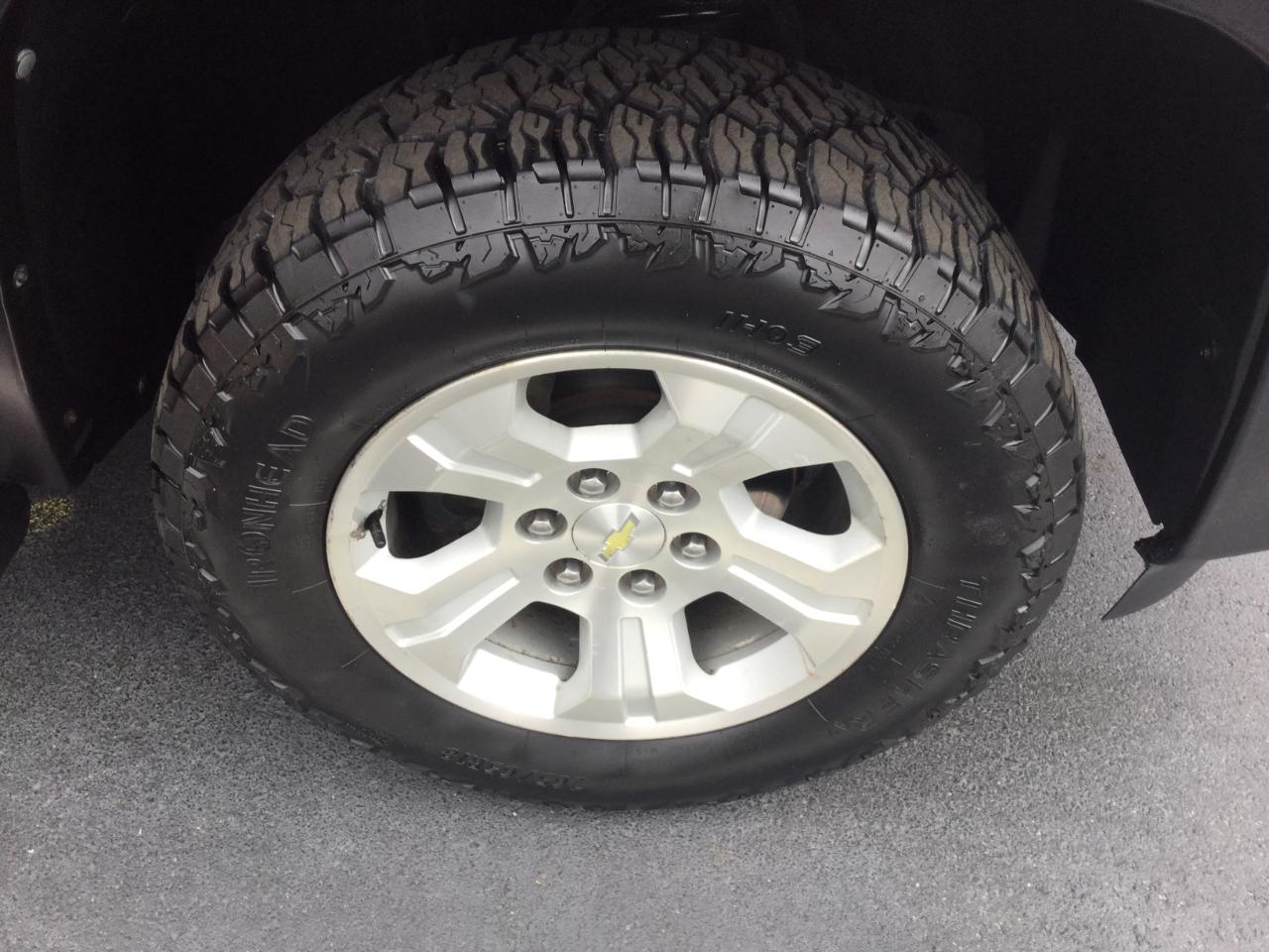 Chevrolet Silverado 1500 4WD Reg Cab 119.0" LS 2011