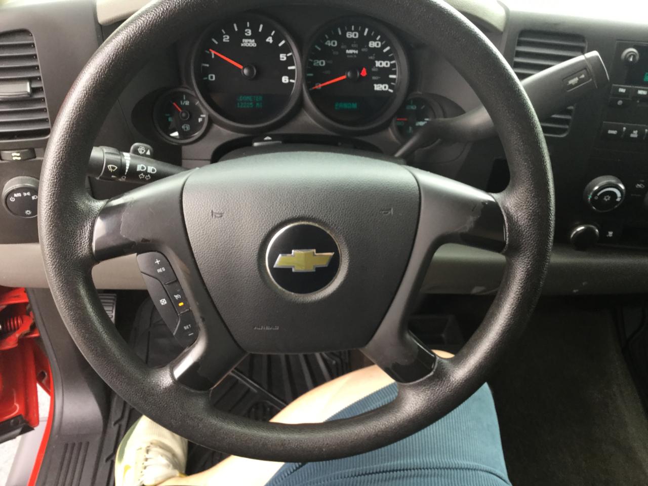 Chevrolet Silverado 1500 4WD Reg Cab 119.0" LS 2011