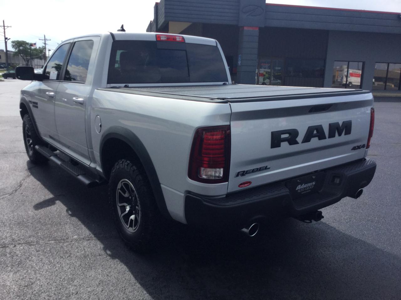 RAM 1500 4WD Crew Cab 140.5" Rebel 2016